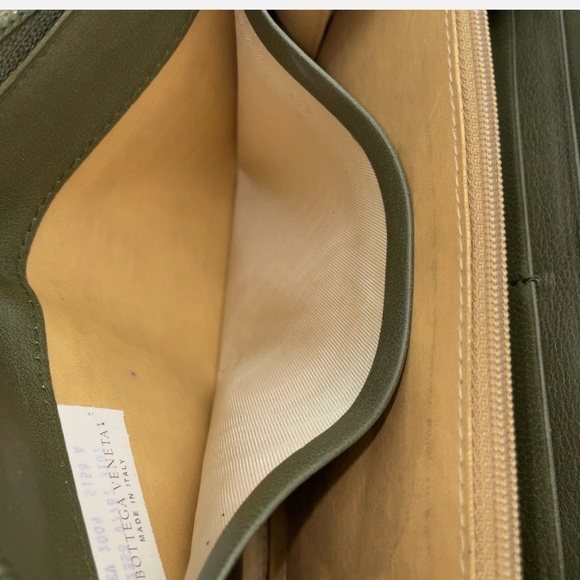 Bottega Veneta Intrecciato Leather Olive Green Zip Round Long Wallet W/Box - Picture 7 of 14